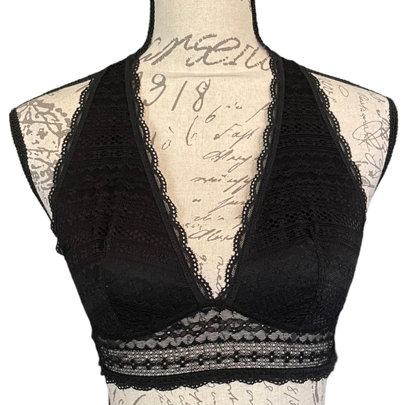 Victoria's Secret Other - EUC Black Lace Victoria's Secret Bralette Size Medium